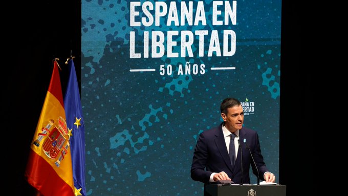 50 anyos de ra muerte de Franco: meyo sieglo de revisionismo historico