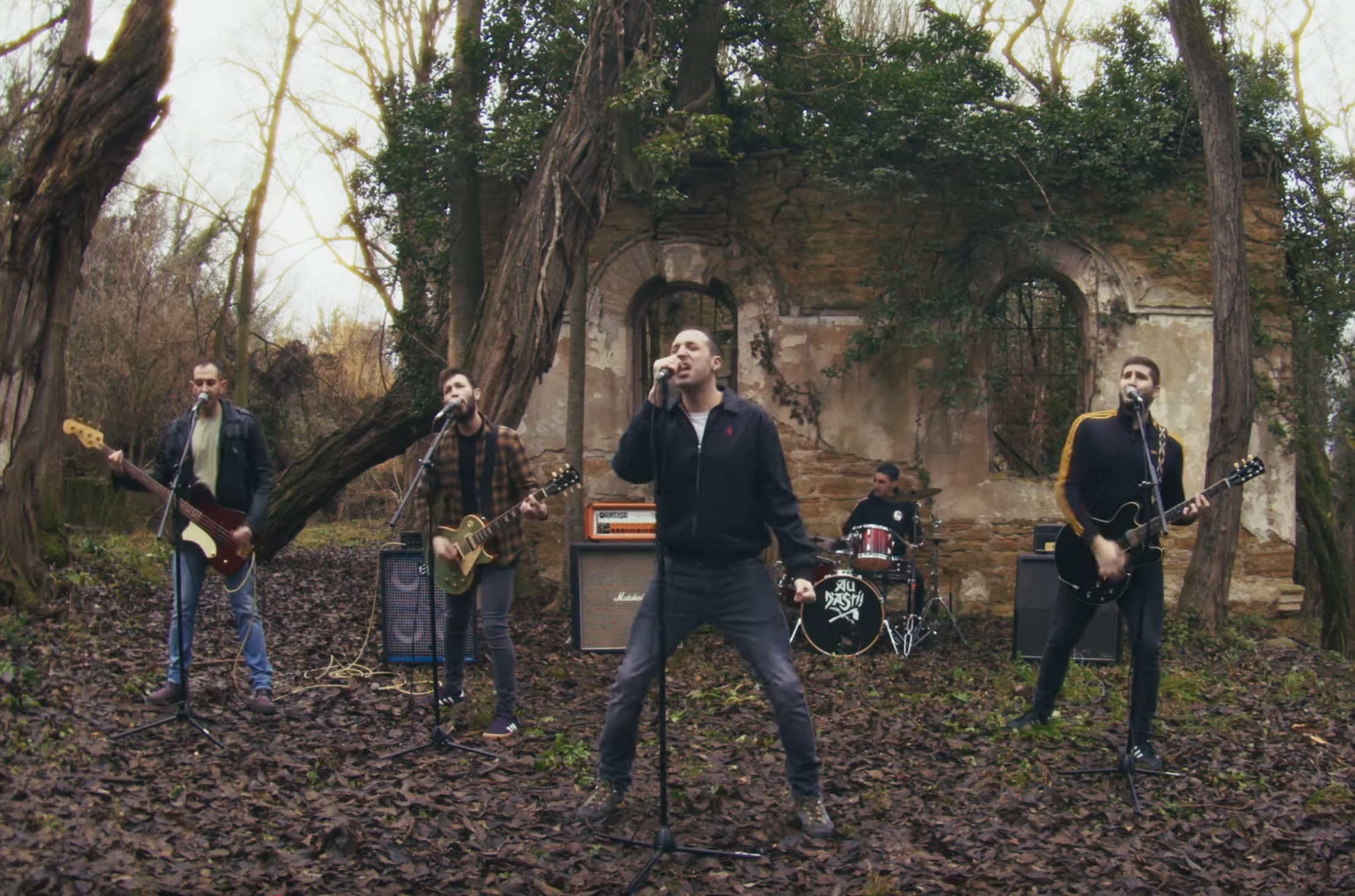 Au d’astí torna ta la escena mosical con “PROU!” o suyo segundo album.