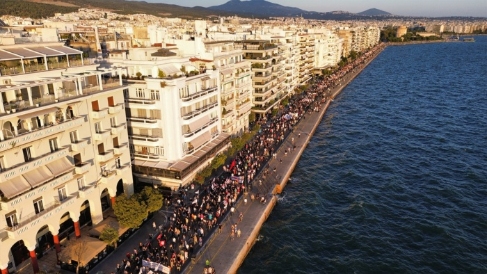 Gran manifestación en Tesalonica sinyala una intensificación de ra luita de clases
